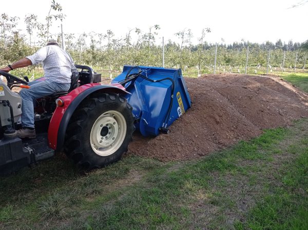 Distribuidores de abono, estiércol y fertilizante, para viñedos, frutales, etc. maquinaria rural para el campo