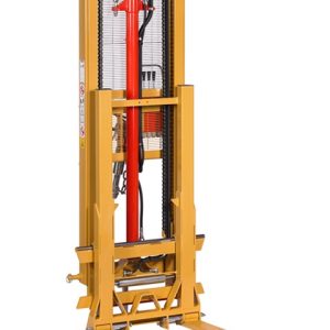 Tractoelevador linea CM origen Italia, elevador de pallet y fardos