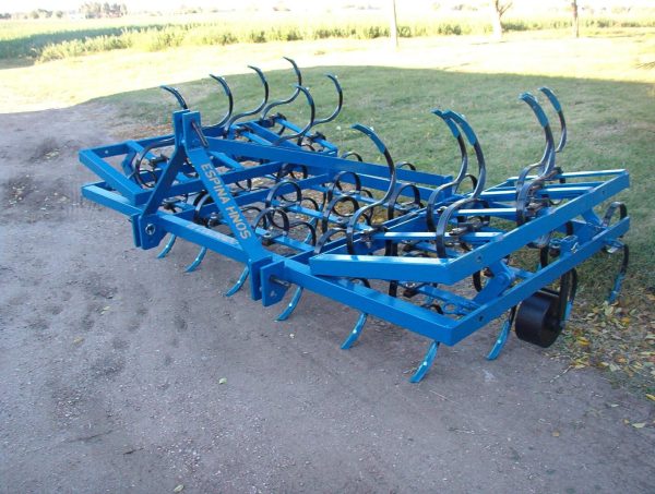 Cinceles, cultivadores y vibro, maquinaria rural para el campo - Imagen 3