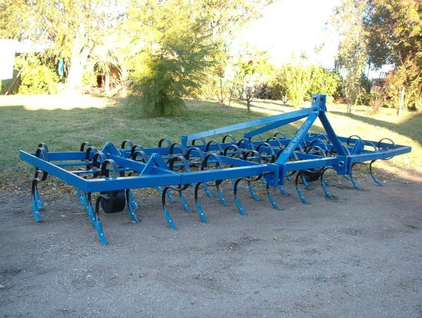 Cinceles, cultivadores y vibro, maquinaria rural para el campo - Imagen 4