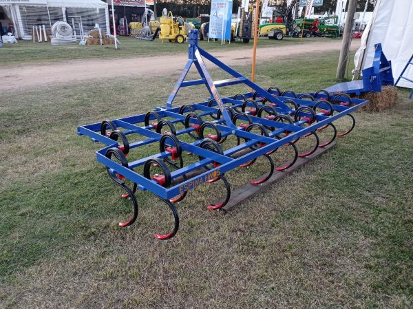 Cinceles, cultivadores y vibro, maquinaria rural para el campo - Imagen 5