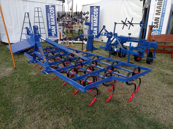 Cinceles, cultivadores y vibro, maquinaria rural para el campo - Imagen 6